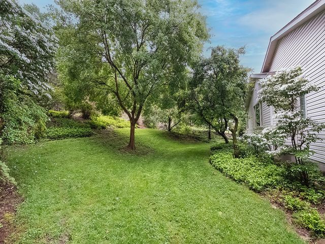 305 Ivy Dr, Pine Twp, PA 15044