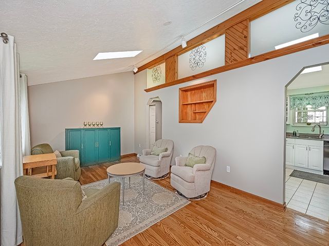 305 Ivy Dr, Pine Twp, PA 15044