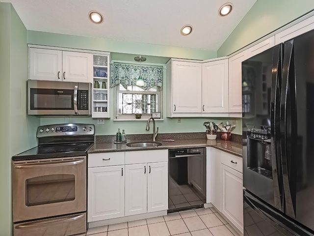 305 Ivy Dr, Pine Twp, PA 15044