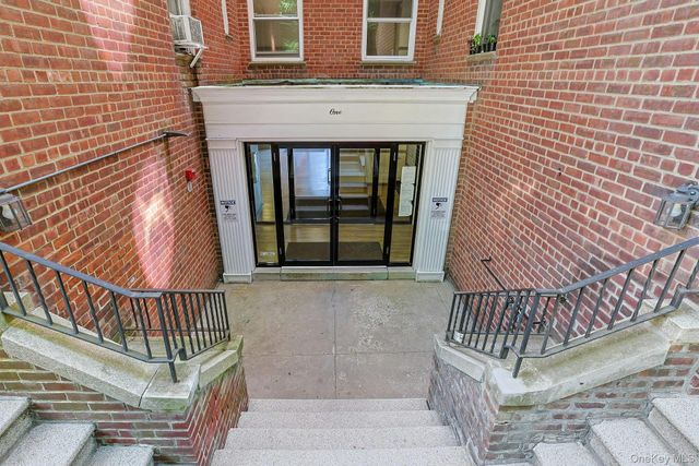1 Hawley Terrace 2A, Yonkers, NY 10701