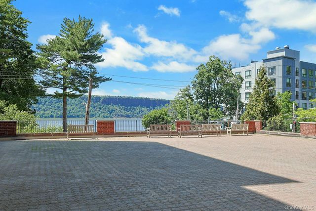 1 Hawley Terrace 2A, Yonkers, NY 10701