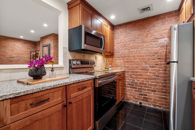 103 Gainsborough St 108, Boston, MA 02115