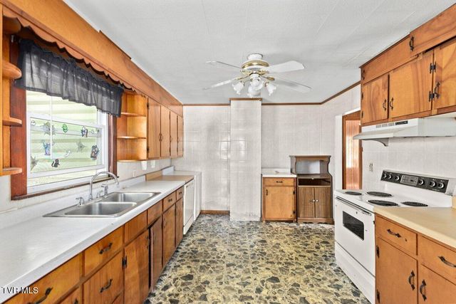 201 Melrose Street, Hampton, TN 37658