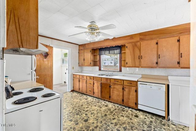 201 Melrose Street, Hampton, TN 37658
