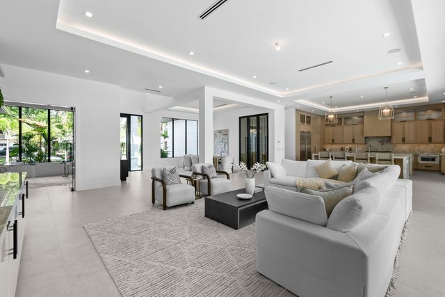 2408 Azure Circle, Palm Beach Gardens, FL 33410