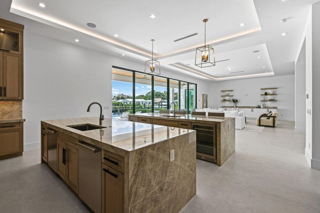 2408 Azure Circle, Palm Beach Gardens, FL 33410