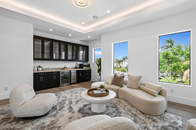 2408 Azure Circle, Palm Beach Gardens, FL 33410