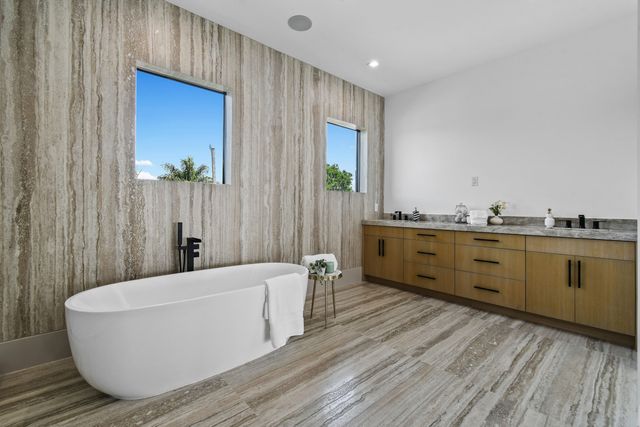 2408 Azure Circle, Palm Beach Gardens, FL 33410