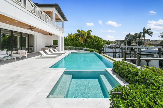 2408 Azure Circle, Palm Beach Gardens, FL 33410
