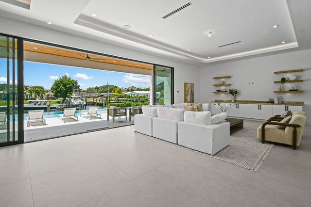 2408 Azure Circle, Palm Beach Gardens, FL 33410
