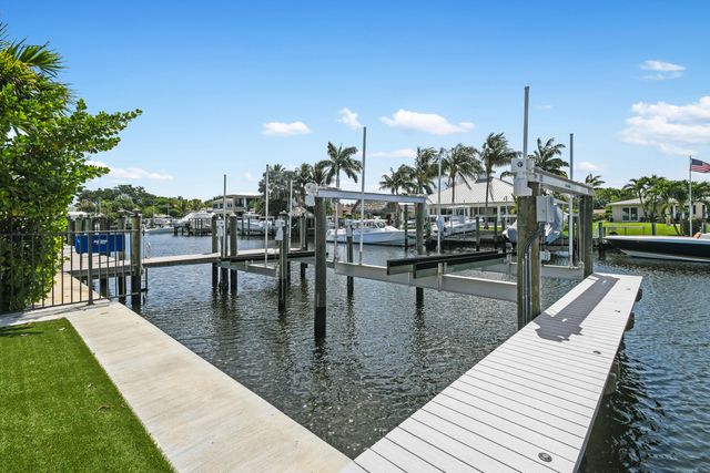 2408 Azure Circle, Palm Beach Gardens, FL 33410