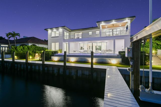 2408 Azure Circle, Palm Beach Gardens, FL 33410