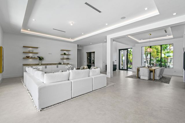 2408 Azure Circle, Palm Beach Gardens, FL 33410