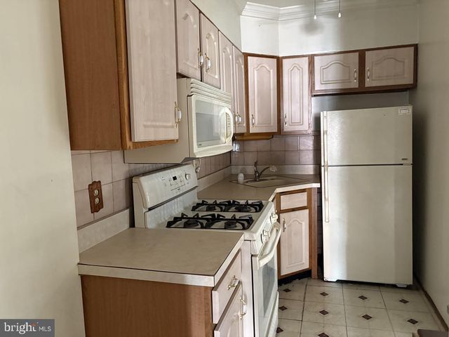 2054 ANCHOR ST, Philadelphia, PA 19124