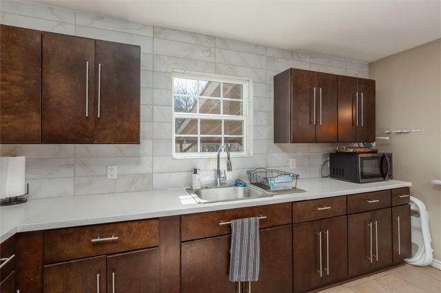 101 Spring Valley Circle, Azle, TX 76020