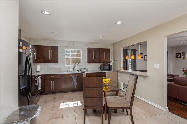 101 Spring Valley Circle, Azle, TX 76020