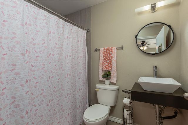 101 Spring Valley Circle, Azle, TX 76020