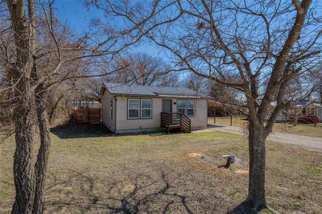 101 Spring Valley Circle, Azle, TX 76020