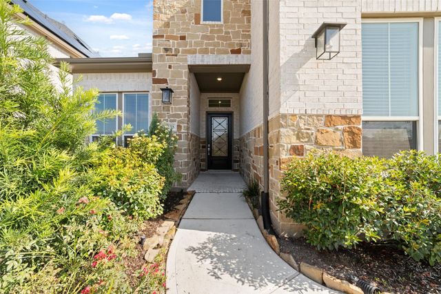 32018 Crested Knoll Court, Fulshear, TX 77441