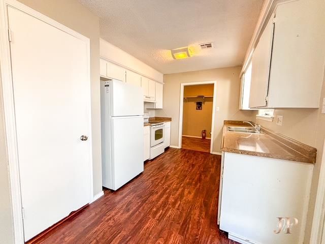 6033 SW Atterbury Dr, Lawton, OK 73505