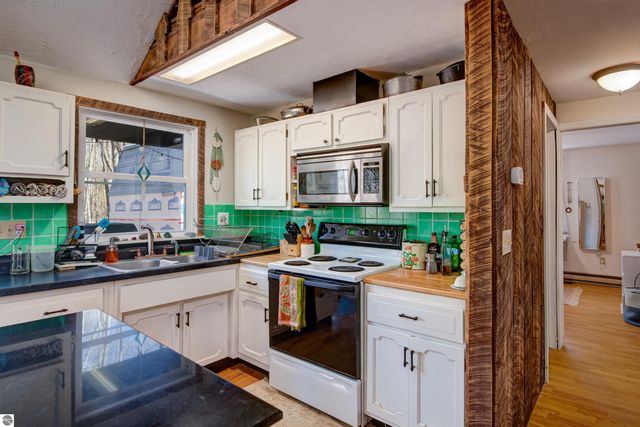 5365 Riverdale Lane, Lake Ann, MI 49650