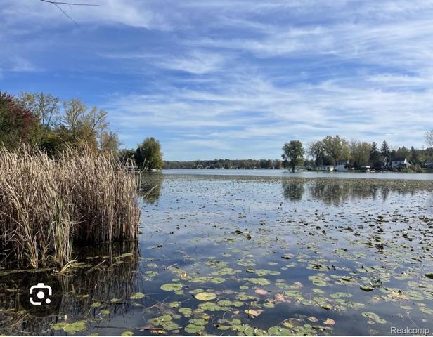 VL Lakeview Park Drive, Fenton, MI 48430