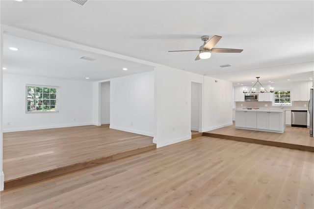 4704 W BROOKWOOD DRIVE, Tampa, FL 33629