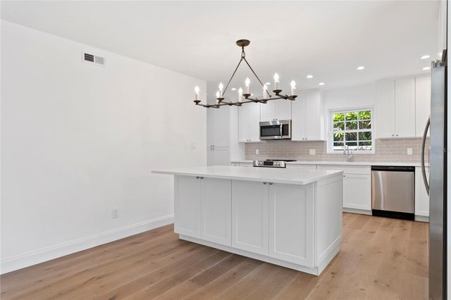 4704 W BROOKWOOD DRIVE, Tampa, FL 33629