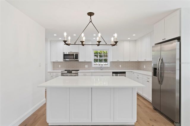 4704 W BROOKWOOD DRIVE, Tampa, FL 33629