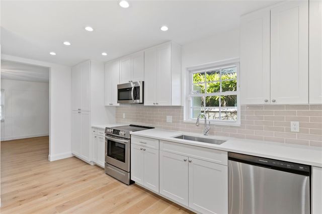 4704 W BROOKWOOD DRIVE, Tampa, FL 33629