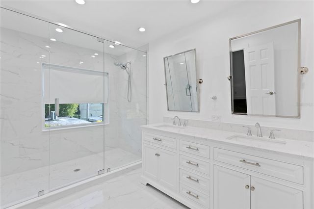 4704 W BROOKWOOD DRIVE, Tampa, FL 33629