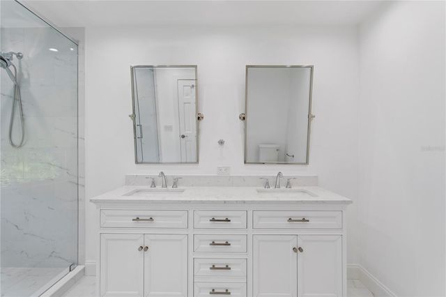4704 W BROOKWOOD DRIVE, Tampa, FL 33629