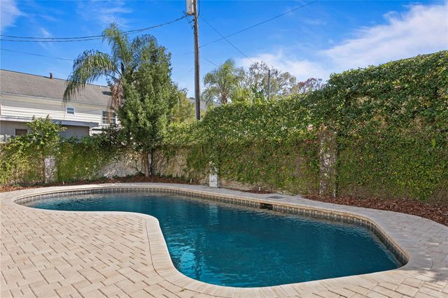 4704 W BROOKWOOD DRIVE, Tampa, FL 33629