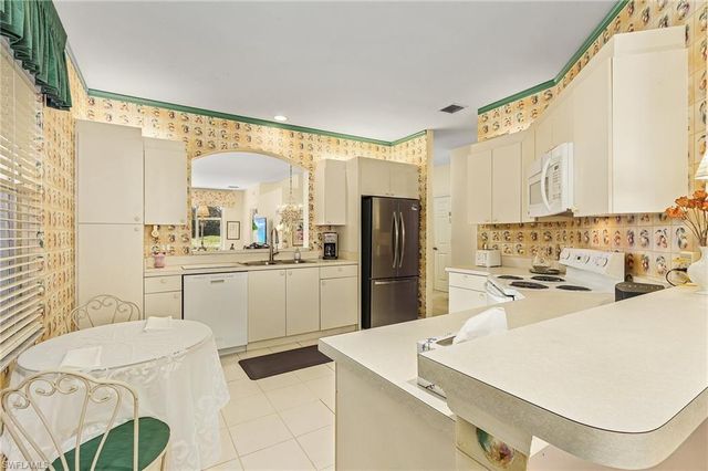 5693 Heron LN 503, Naples, FL 34110