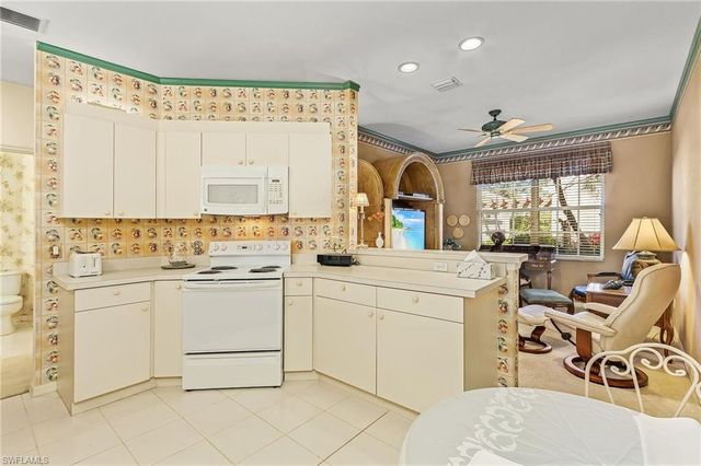 5693 Heron LN 503, Naples, FL 34110