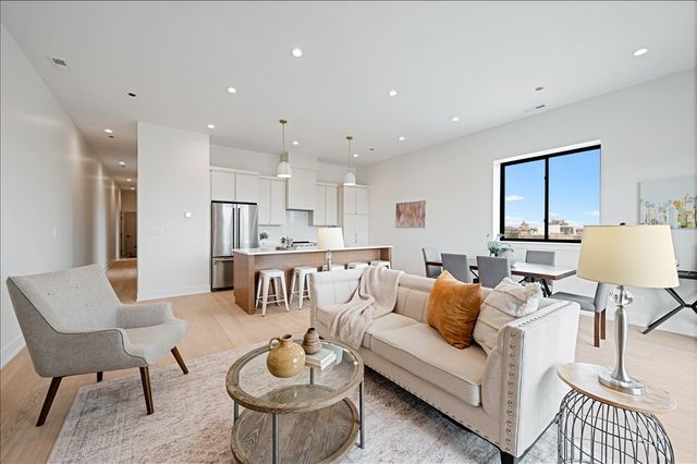 5340 N Lincoln Avenue 203, Chicago, IL 60625