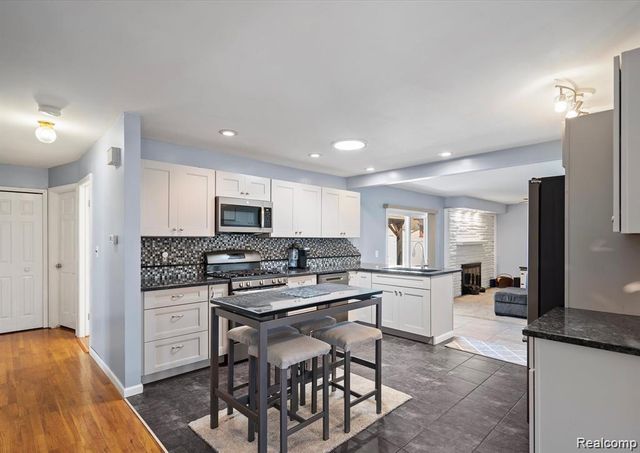 37653 Longacre Drive, Sterling Heights, MI 48312