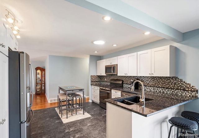 37653 Longacre Drive, Sterling Heights, MI 48312