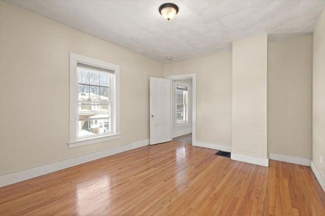 22 Scott St, Woburn, MA 01801