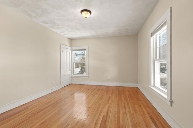 22 Scott St, Woburn, MA 01801