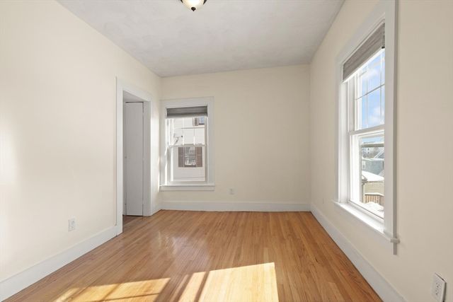22 Scott St, Woburn, MA 01801