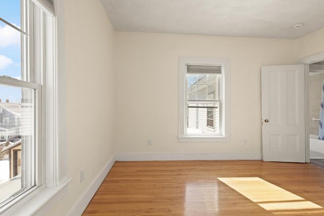 22 Scott St, Woburn, MA 01801