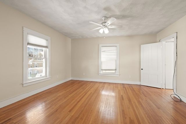 22 Scott St, Woburn, MA 01801