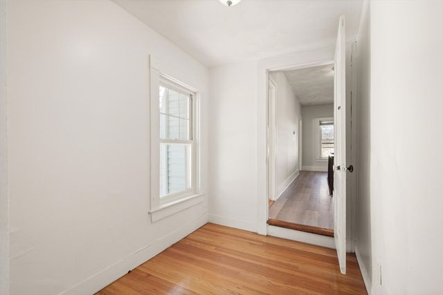 22 Scott St, Woburn, MA 01801