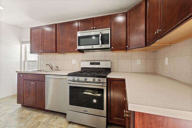 22 Scott St, Woburn, MA 01801