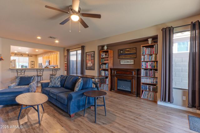 41019 N IRON HORSE Way, Anthem, AZ 85086