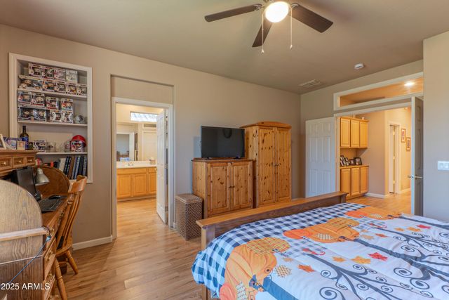 41019 N IRON HORSE Way, Anthem, AZ 85086