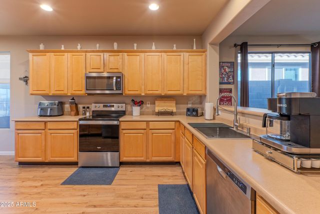 41019 N IRON HORSE Way, Anthem, AZ 85086