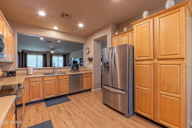 41019 N IRON HORSE Way, Anthem, AZ 85086