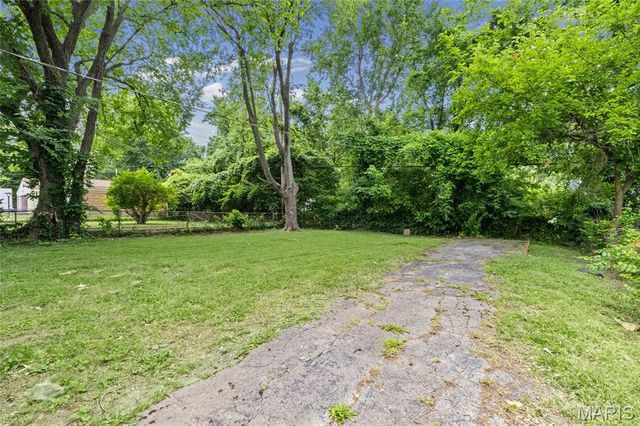 305 Newell Drive, Ferguson, MO 63135